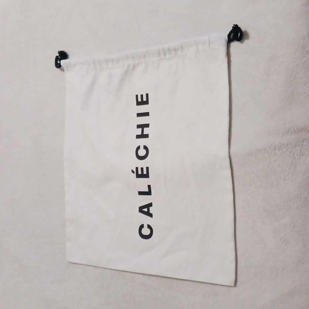 Calechie Dust Bag White With Logo